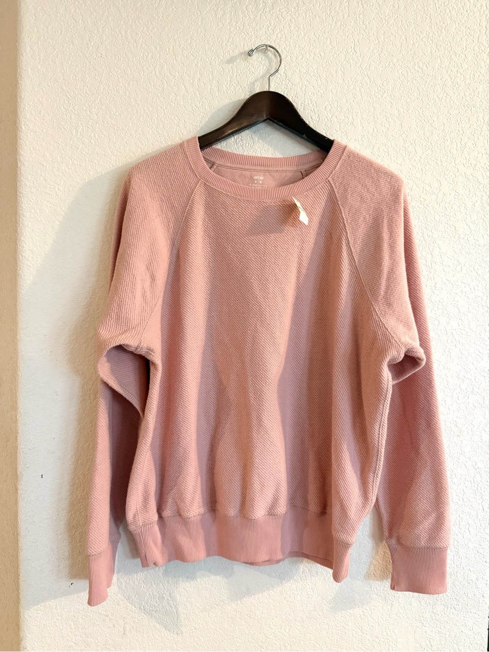 NWT AERIE Womens Top Pink Raglan Diagnal Weave Long Sleeve Pull Over Size Medium